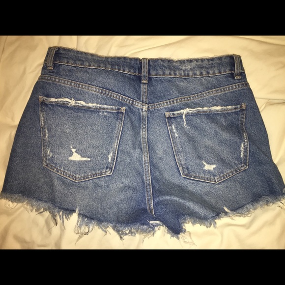 Zara Distressed Denim Shorts - Picture 3 of 3